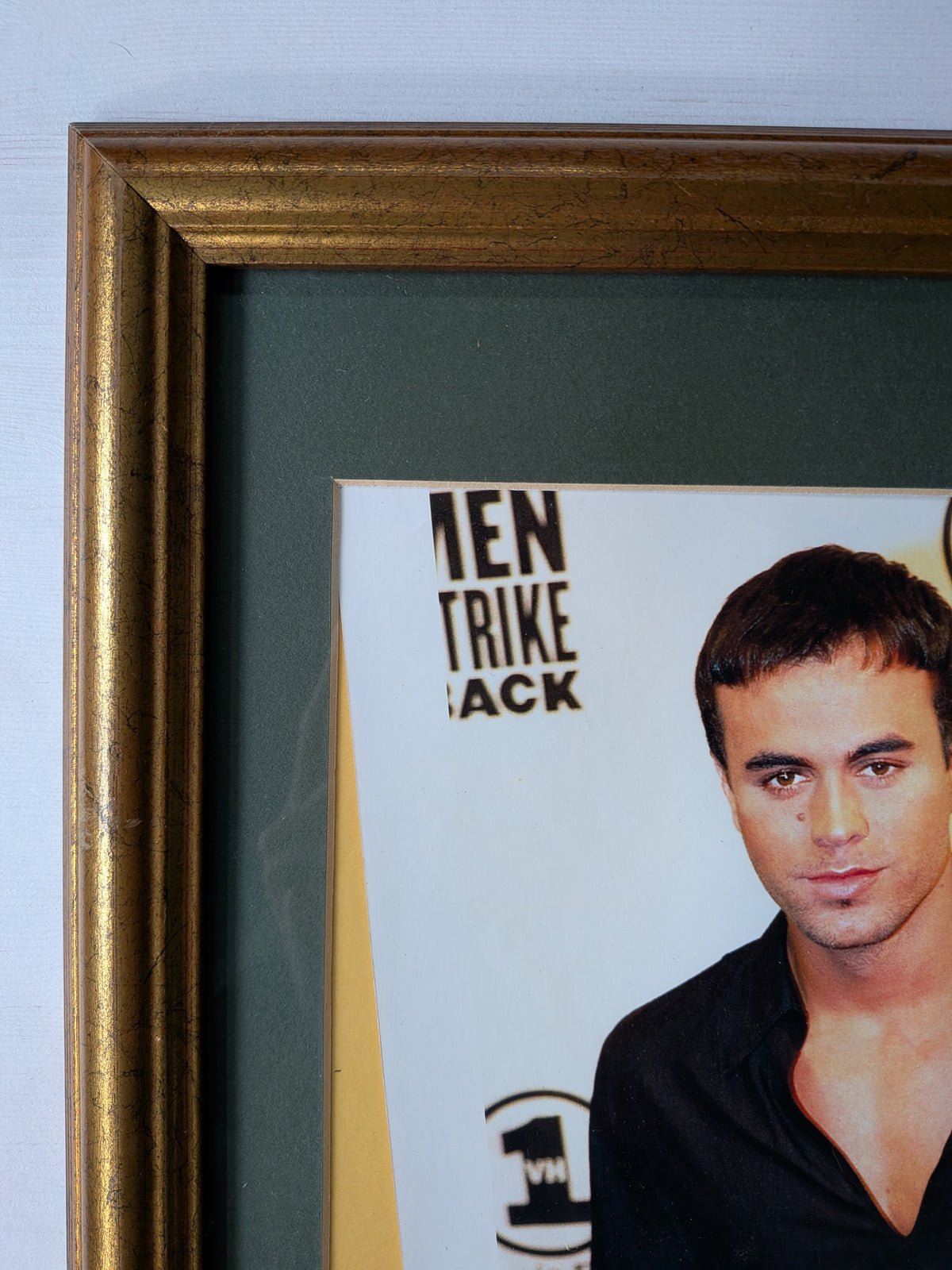 Vintage Enrique Iglesias Autograph and Photo in Frame - 2003 - See Details