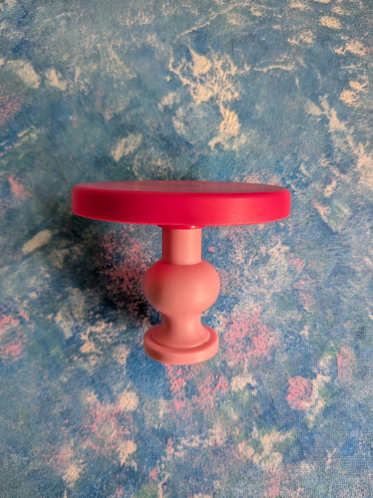 Dolls House Pink Plastic Round Table - 2021 - Kidkraft
