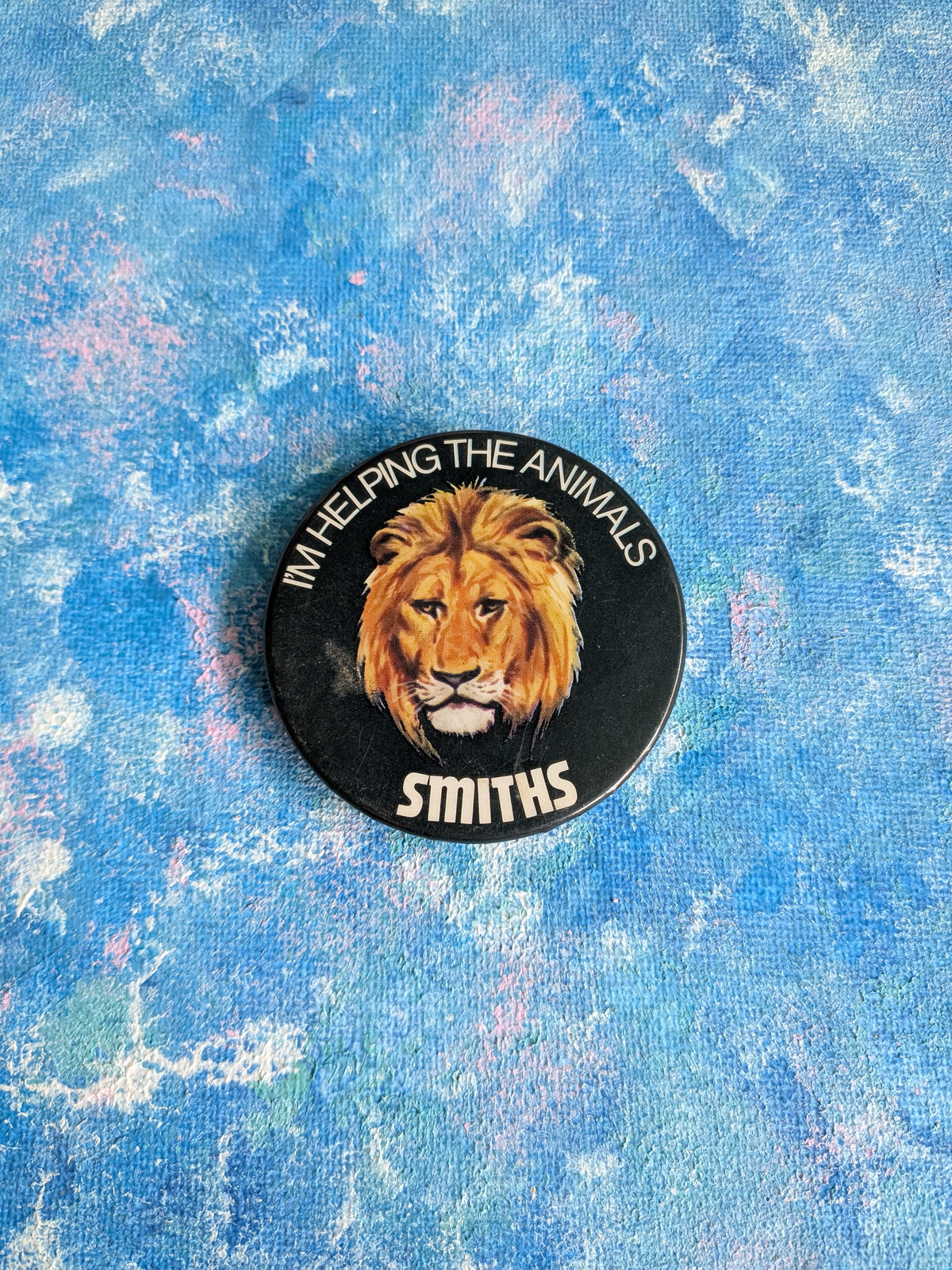 Vintage Smiths Crisps "I'm Helping The Animals" Lion Badge - 1970s