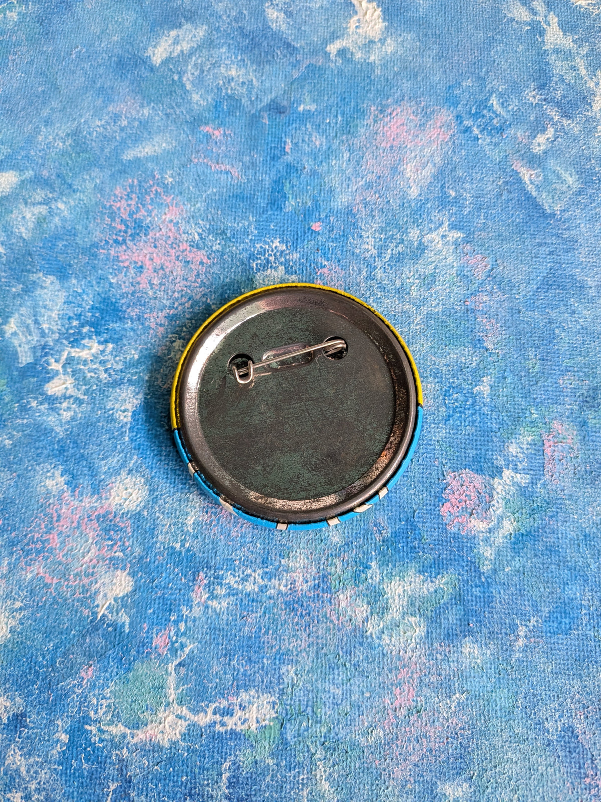 Vintage "I Was Engaged To A Contortionist" Funny Slogan Badge