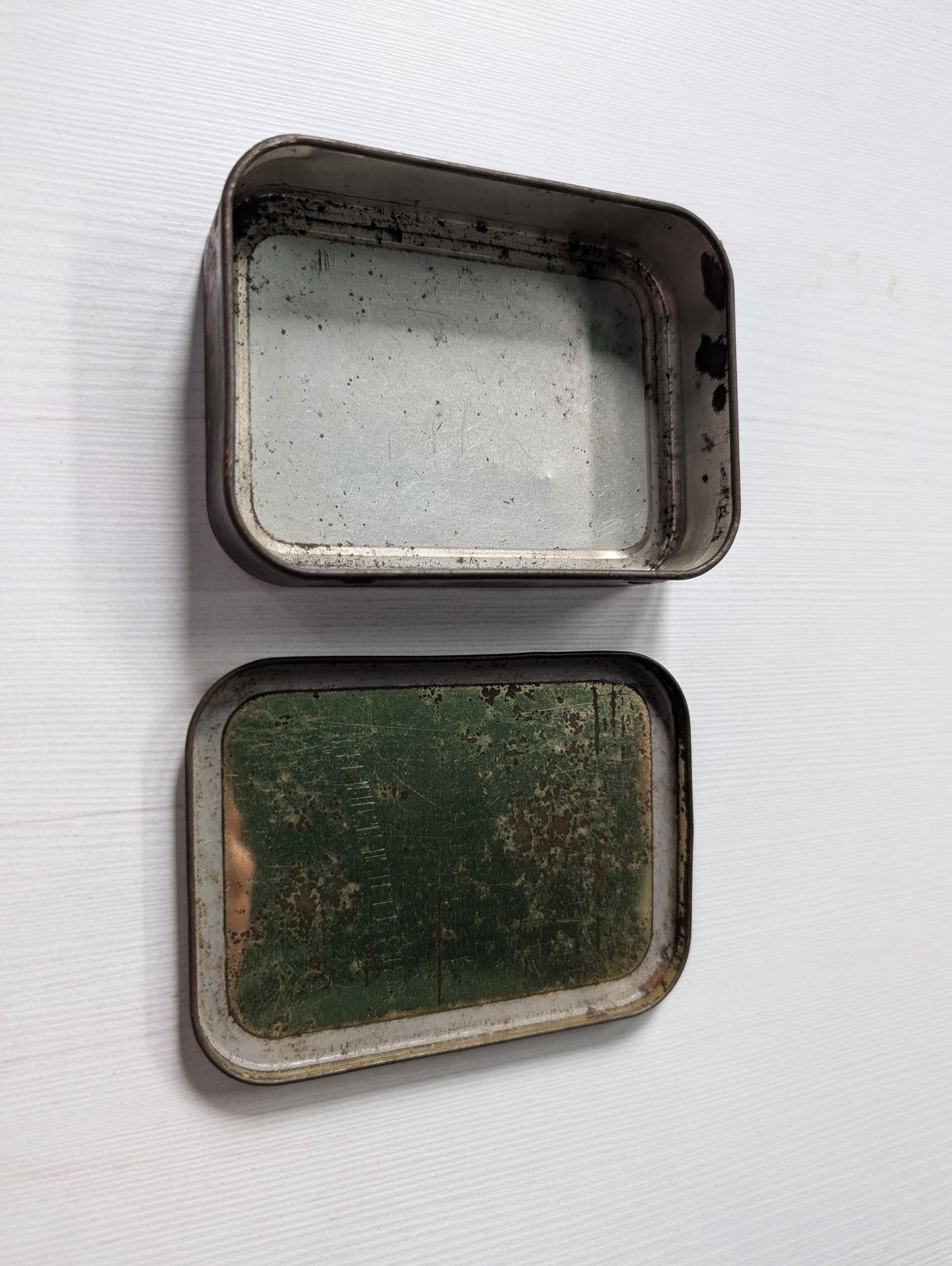 Vintage Green Metal Golden Virginia W.D. & H.O. Wills Tobacco Tin (Empty)