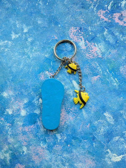 Vintage Plastic Beach-Themed Flip-Flop/Sandal + Fishes Novelty Keyring