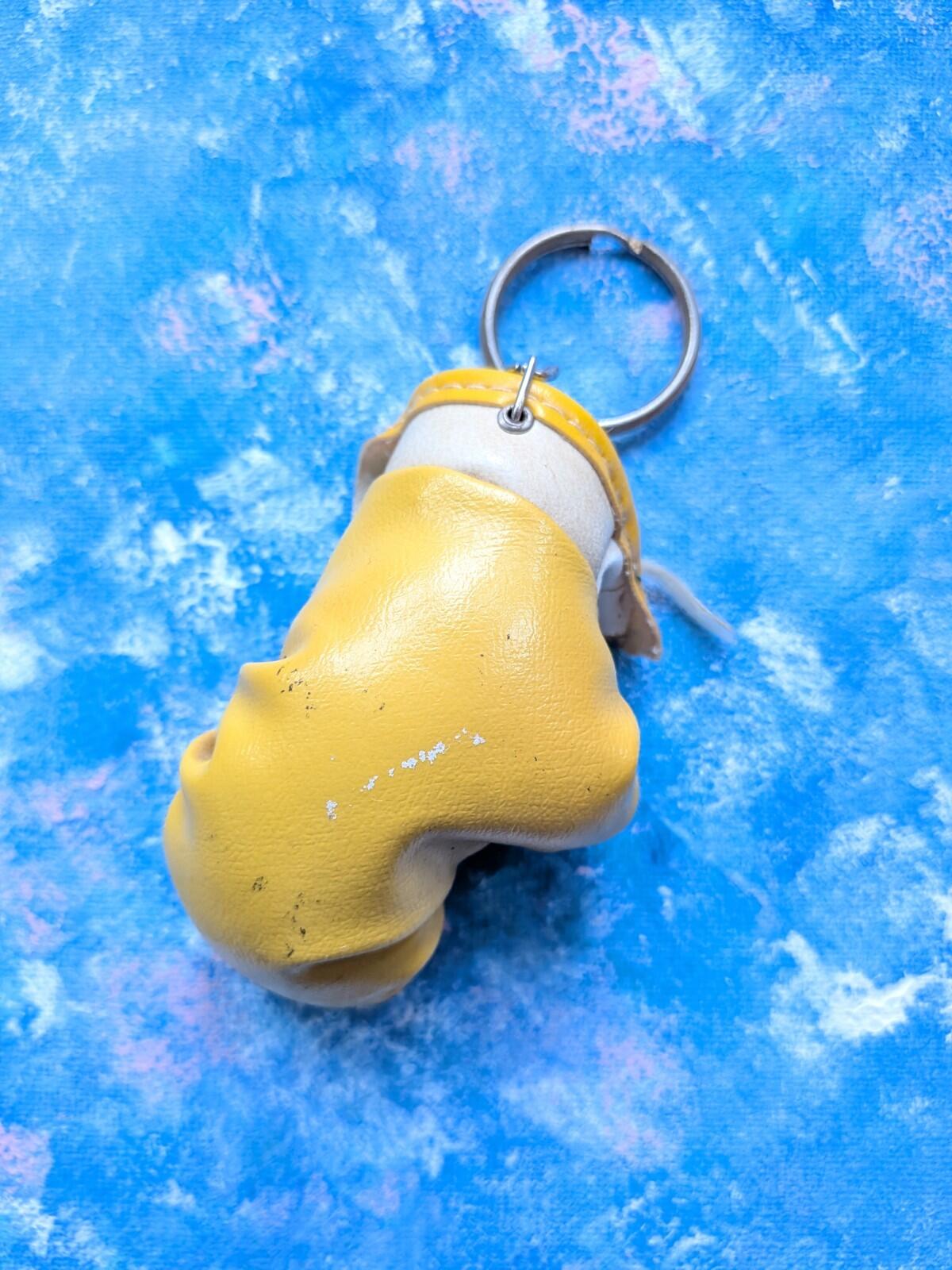 Vintage Retro-Style Miniature Yellow Boxing Glove Novelty Keyring/Keychain
