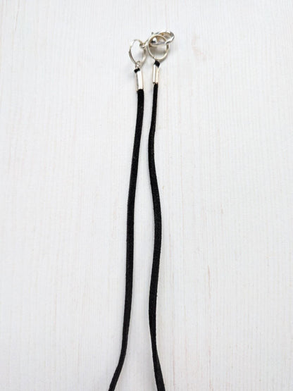 Black/Silver Resin Heart-Shaped Pendant Necklace