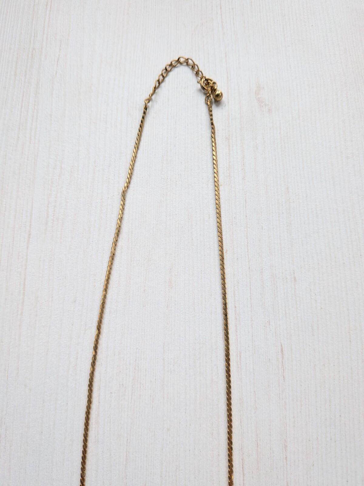 Vintage-Style Gold-Tone Metal Necklace with Rhinestones