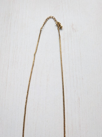 Vintage-Style Gold-Tone Metal Necklace with Rhinestones