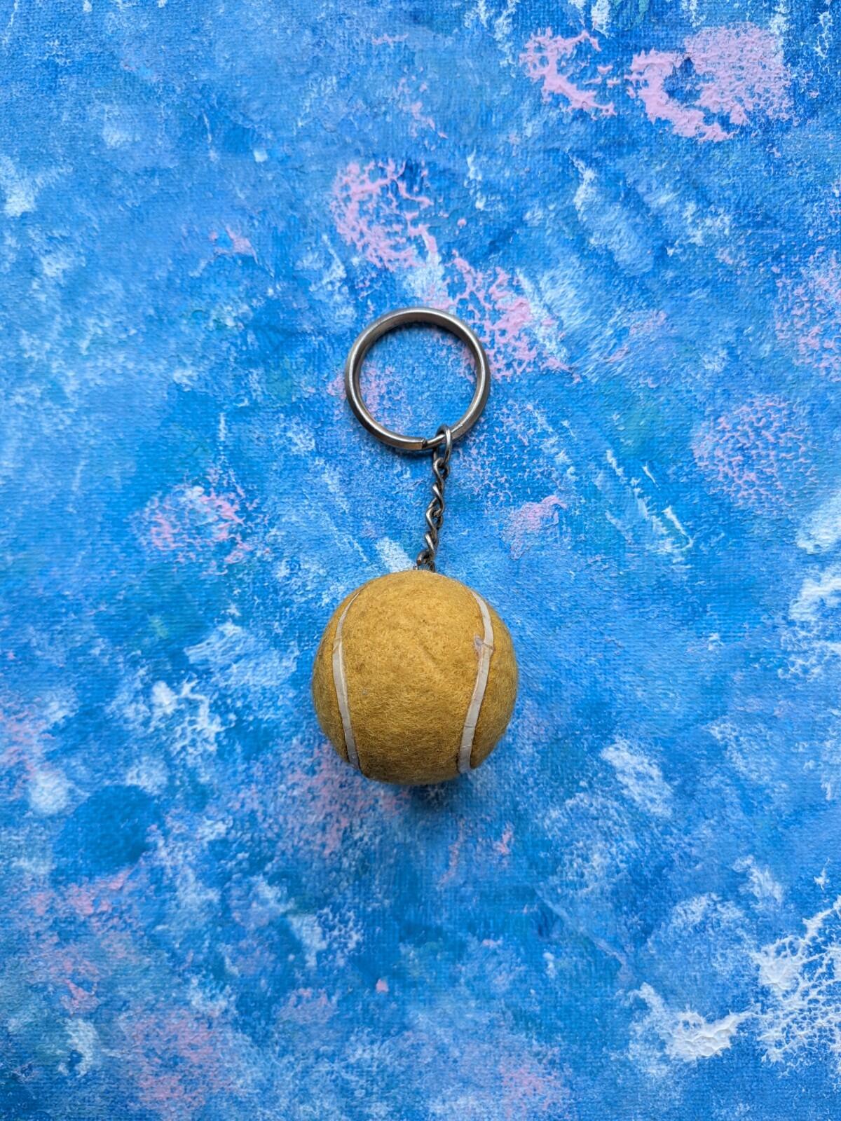 Vintage Tennis Ball Retro-Style Novelty Keyring