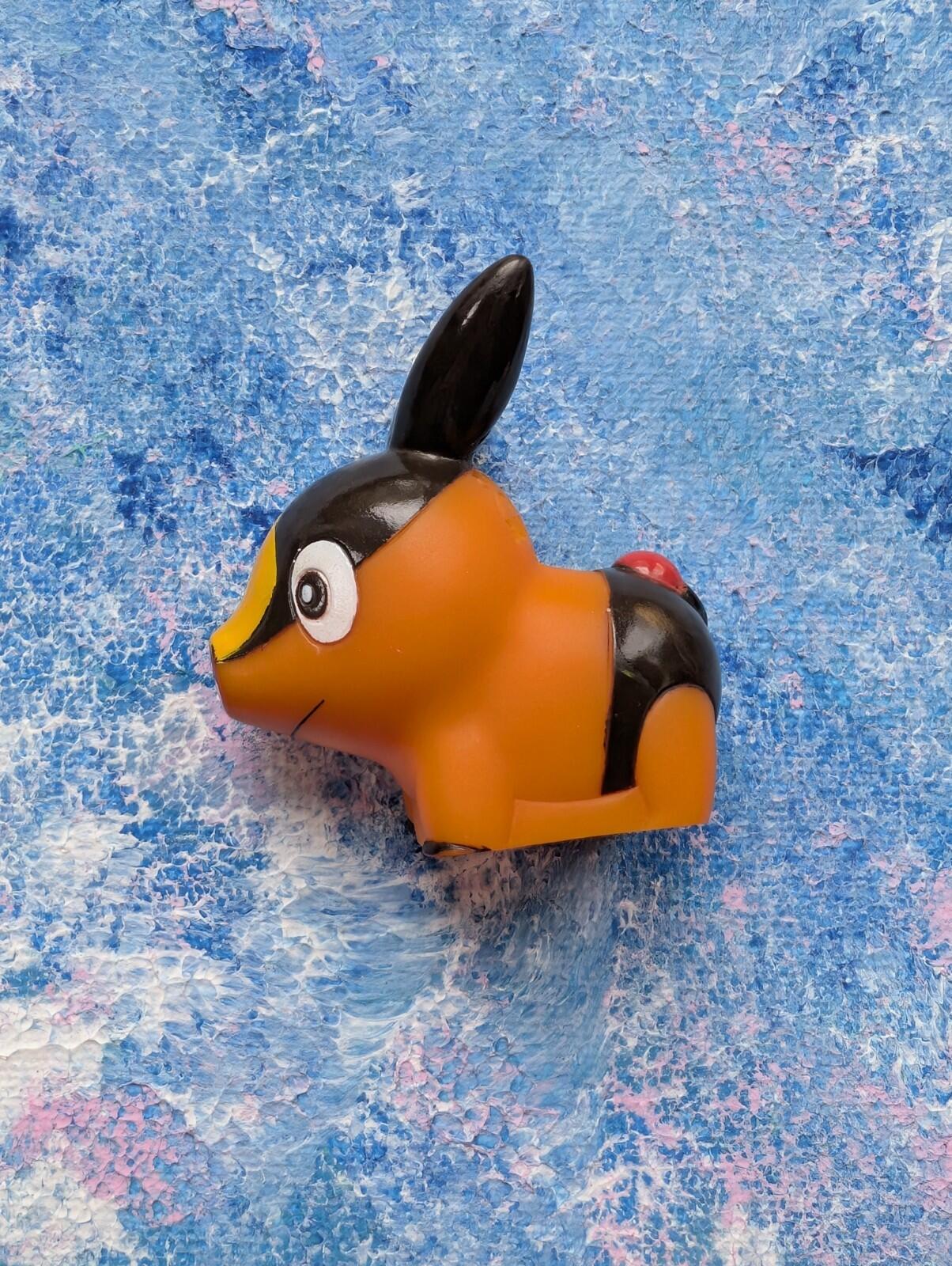 Tepig Pokemon Small Figure/Finger Puppet - 2010 - Nintendo/Bandai