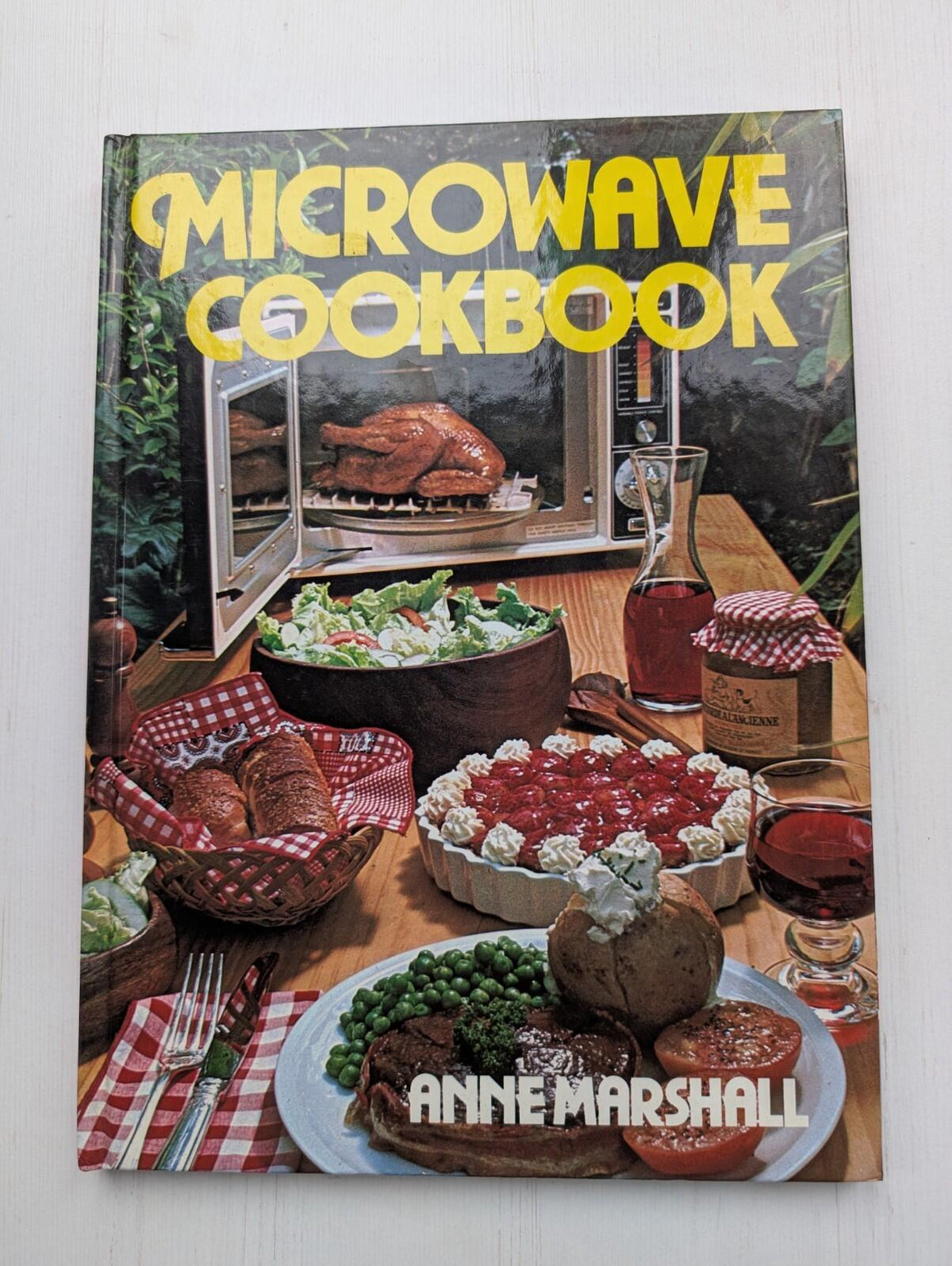 Microwave Cookbook by Anne Marshall - 1984 - Landsdowne