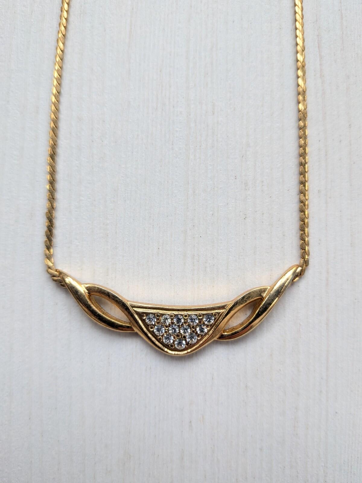 Vintage-Style Gold-Tone Metal Necklace with Rhinestones