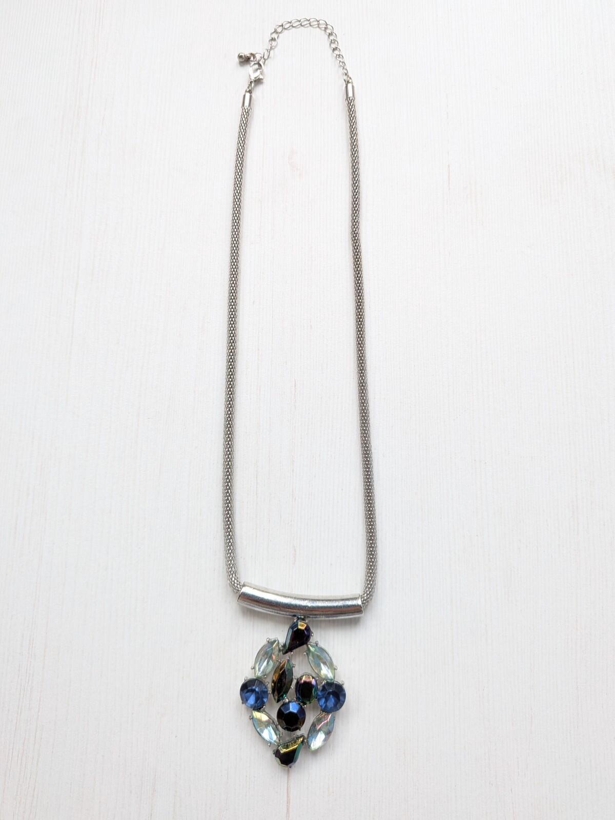 Silver-Coloured Metal Mesh Necklace with Rhinestone Pendant
