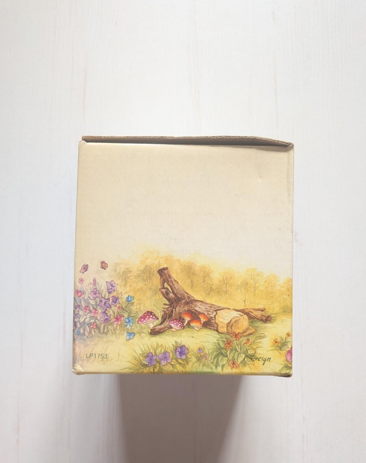 The Leonardo Collection Sparrow on Wooden Base Figurine - 1994 - Includes Box